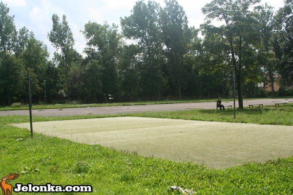 za-mao-pieniedzy-na-nowe-boisko-35540