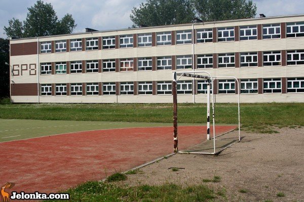 za-mao-pieniedzy-na-nowe-boisko-35540