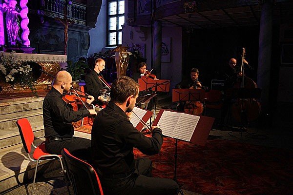 anielskie-tango-w-kosciele-aski-po-koncercie-kwintetu-piazzoforte-35586