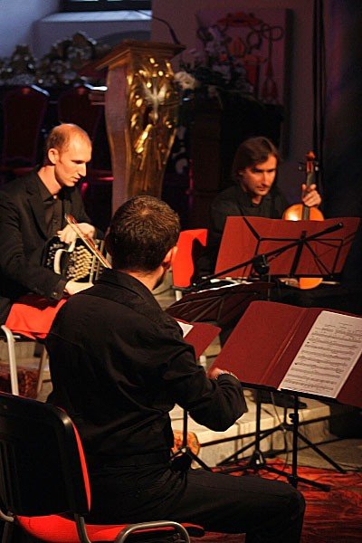 anielskie-tango-w-kosciele-aski-po-koncercie-kwintetu-piazzoforte-35586