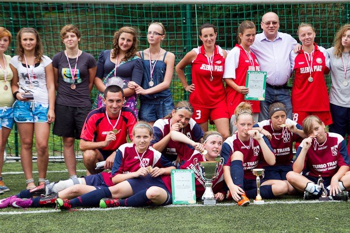 sukces-jeleniogorskich-pikarek-srebro-w-debiucie-35709