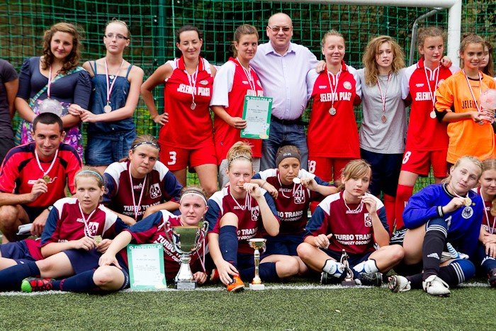 sukces-jeleniogorskich-pikarek-srebro-w-debiucie-35709
