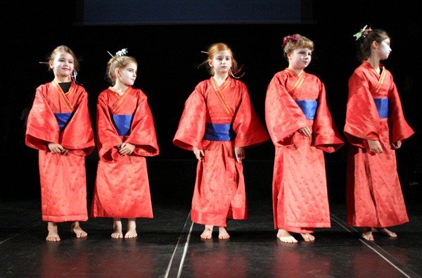 powiao-japonia-burza-braw-na-scenie-teatru-zdrojowego-35719