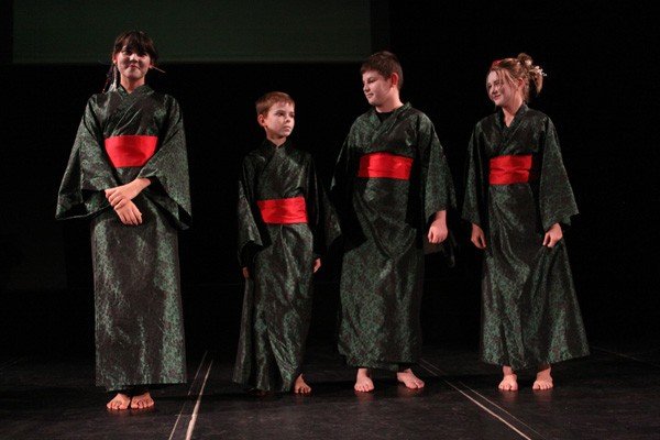 powiao-japonia-burza-braw-na-scenie-teatru-zdrojowego-35719