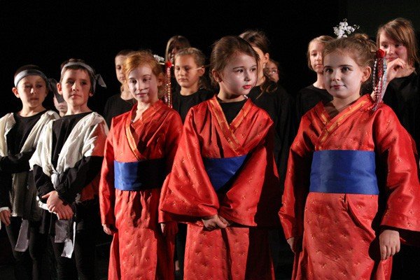 powiao-japonia-burza-braw-na-scenie-teatru-zdrojowego-35719