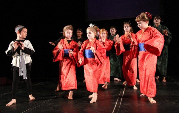 powiao-japonia-burza-braw-na-scenie-teatru-zdrojowego-35719