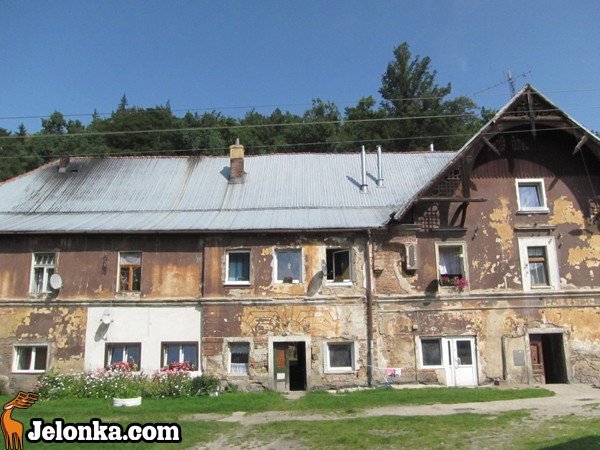 gdy-na-gowe-kapie-a-mury-pekaja-35747