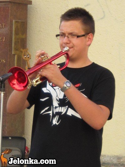 wielbili-boga-muzyka-i-spiewem-35852