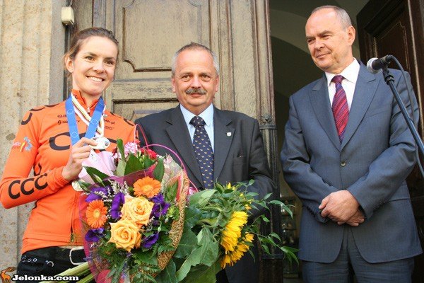 przywitali-wicemistrzynie-swiata-przed-ratuszem-35881