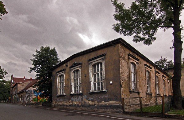 tu-az-sie-prosi-o-remont-35892