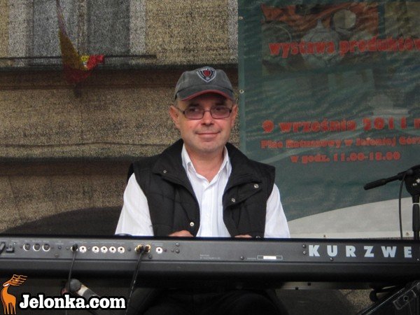 kamyk-z-jeleniej-gory-w-rynku-w-klimatach-misia-35945