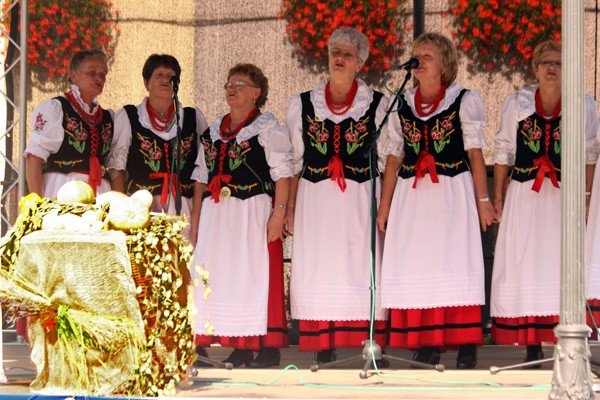 ekologicznie-zdrowo-i-na-ludowo-przed-ratuszem-35975