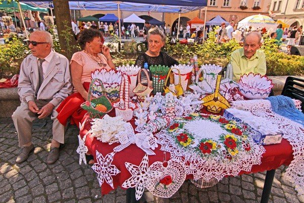 ekologicznie-zdrowo-i-na-ludowo-przed-ratuszem-35975