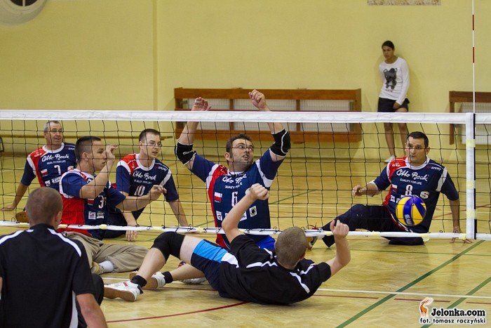 niepenosprawni-siatkarze-walczyli-o-zwyciestwo-foto-35996