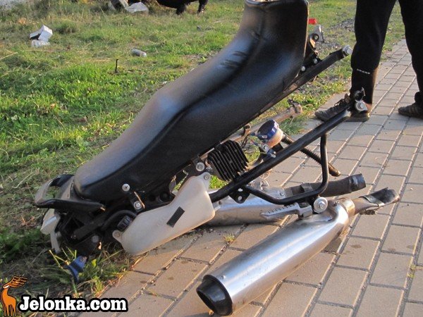 jecha-motocyklem-i-ama-wszystkie-przepisy-skonczy-na-drzewie-36091