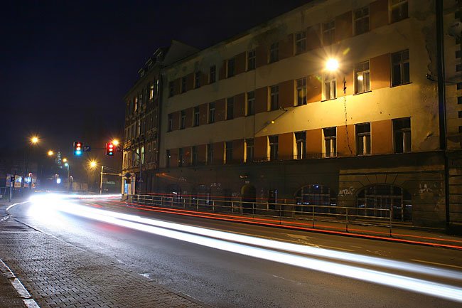 Były hotel, później gmach należący do PKP. Czy czasy świetności ma już za sobą?