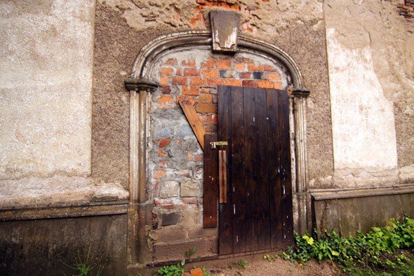 ruina-koscioa-ewangelickiego-czeka-na-zagospodarowanie-36100