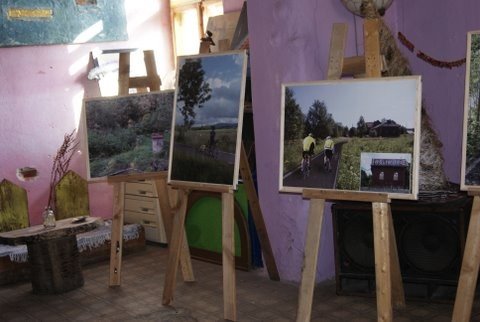 cyklisci-w-wolimierzu-rowerami-po-byym-torowisku-36129
