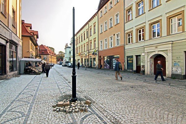 jak-nie-skosic-latarni-na-srodmiejskim-trakcie-36185