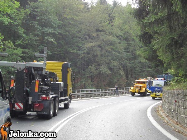 przewrocona-ciezarowka-juz-nie-blokuje-trojki-36226