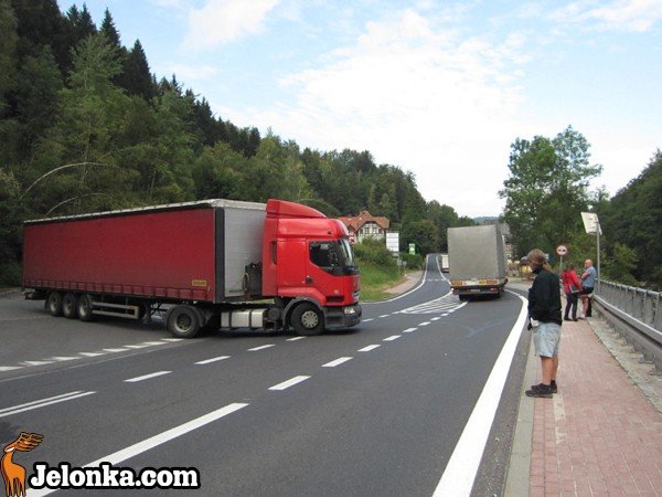 przewrocona-ciezarowka-juz-nie-blokuje-trojki-36226