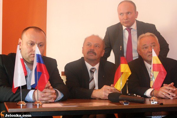 w-trojke-atwiej-od-konferencji-do-konkretnej-wspopracy-36234