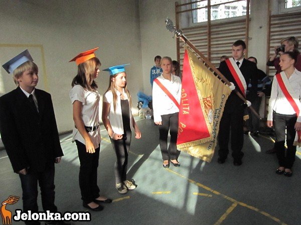 pierwszacy-slubowali-w-dwojce-nowe-wyzwania-dla-uczniow-i-kadry-36239