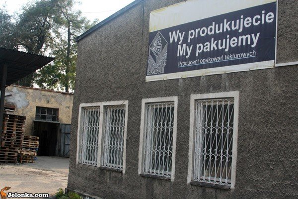 zakad-kartonazy-pada-50-osob-trafi-na-bruk-36301