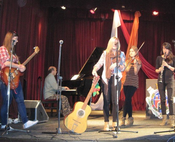 zespo-paka-buziaka-znow-obsypany-nagrodami-36309