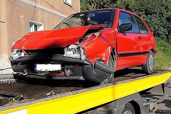 micra-w-mercedesa-na-powstancow-wielkopolskich-36373