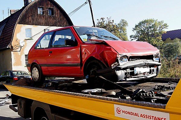 micra-w-mercedesa-na-powstancow-wielkopolskich-36373