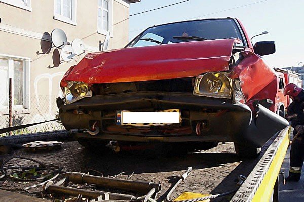 micra-w-mercedesa-na-powstancow-wielkopolskich-36373
