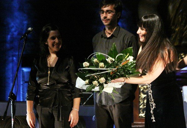 dusza-i-los-tereza-salgueiro-zaspiewaa-w-swiatyni-aski-36493