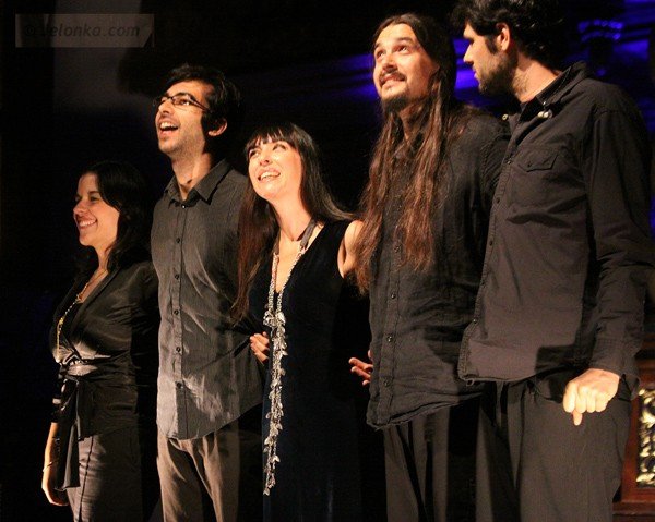 dusza-i-los-tereza-salgueiro-zaspiewaa-w-swiatyni-aski-36493