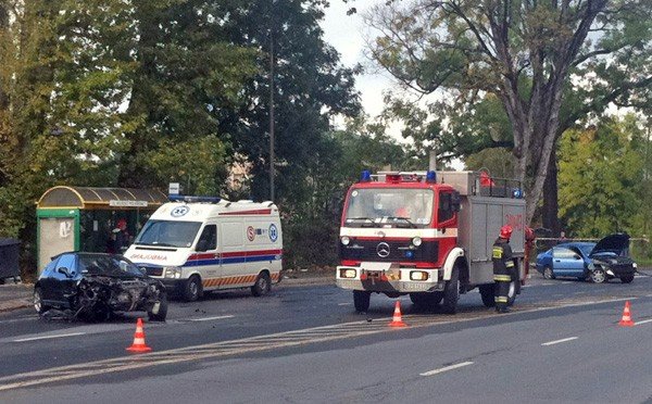 niedzielne-kraksy-przez-nadmierna-predkosc-i-nieuwage-36523