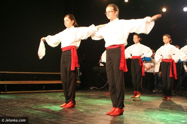 oswiatowe-swieto-nagrody-honory-odznaczenia-36602