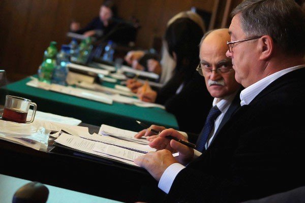 budzet-zmieniony-awnicy-wybrani-po-sesji-w-um-36666