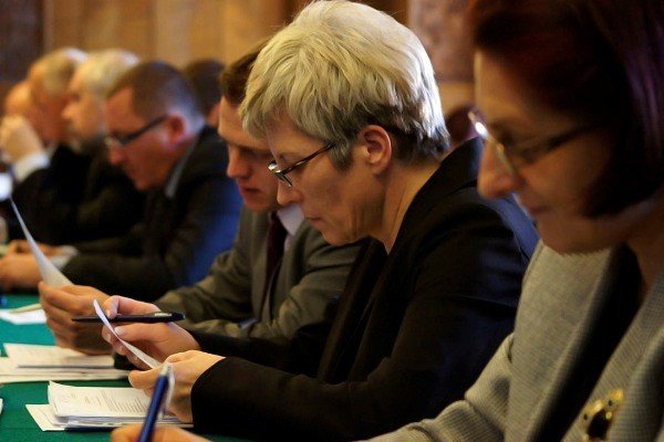 budzet-zmieniony-awnicy-wybrani-po-sesji-w-um-36666