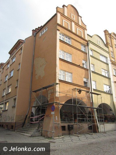 kamienica-w-rynku-grozi-zawaleniem-36854