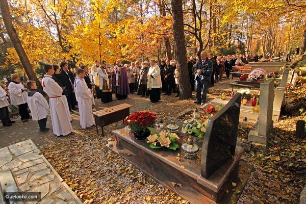 wszyscy-swieci-raduja-sie-w-niebie-36904