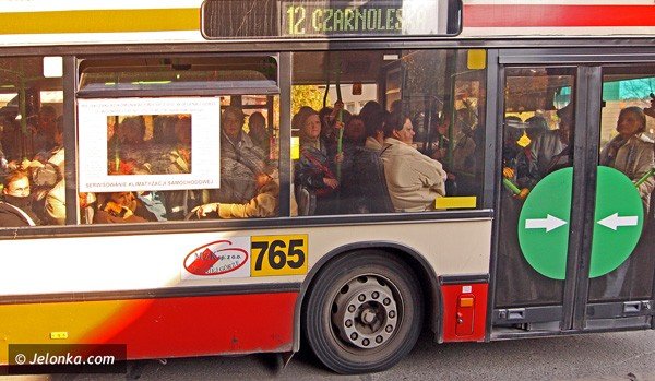 zaduszki-tok-w-autobusach-zaniedbania-na-cmentarzu-36926