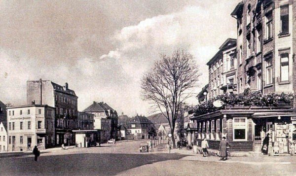 Stacja firmy Olex przy Adolf–Hitlerstrasse w roku 1942.