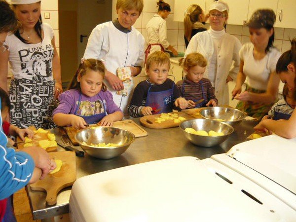 stacja-kuchcikowo-dla-najmodszych-w-gastronomie-37064
