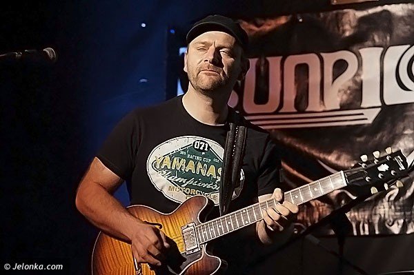 the-sunpilots-zagrao-w-oriencie-dla-pieciu-osob-37070