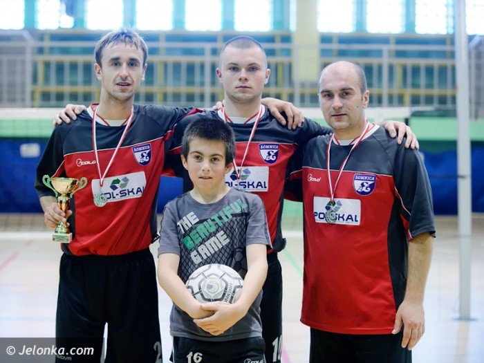 mistrzowie-jeleniej-gory-w-siatkonodze-foto-37104