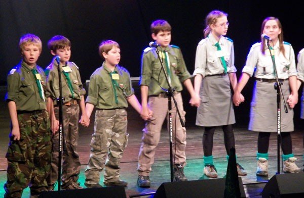 gdy-zakochasz-sie-w-szarej-lilijce-z-piosenka-po-harcersku-37107