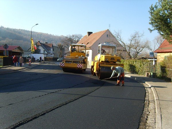 koncowka-prac-drogowych-na-zymierskiego-w-piechowicach-37114