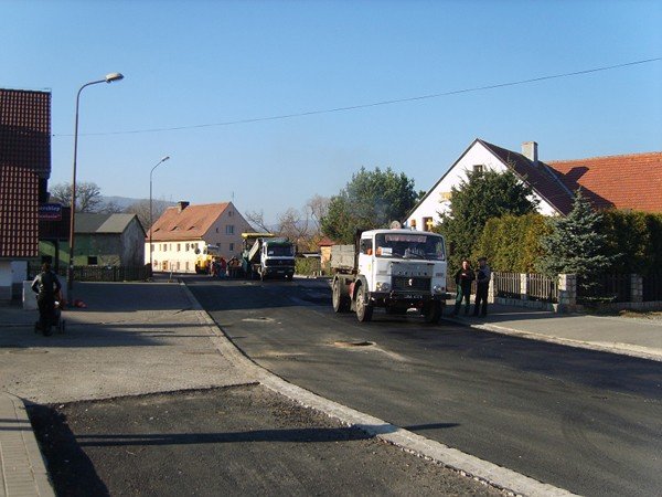 koncowka-prac-drogowych-na-zymierskiego-w-piechowicach-37114