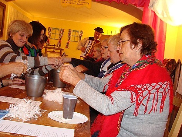 babiniec-w-jagniatkowie-wielkie-darcie-pierza-37150