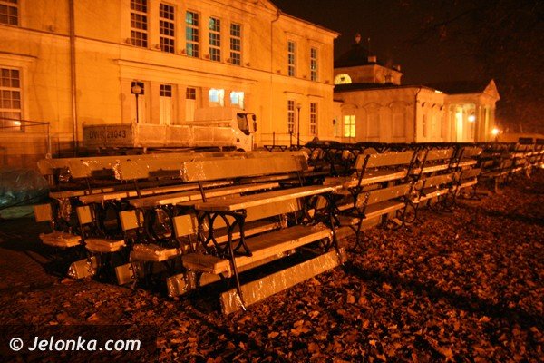 park-zdrojowy-noca-lsni-w-blasku-latarni-37225